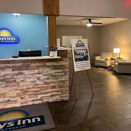 Days Inn By Wyndham Hutchinson Exterior foto