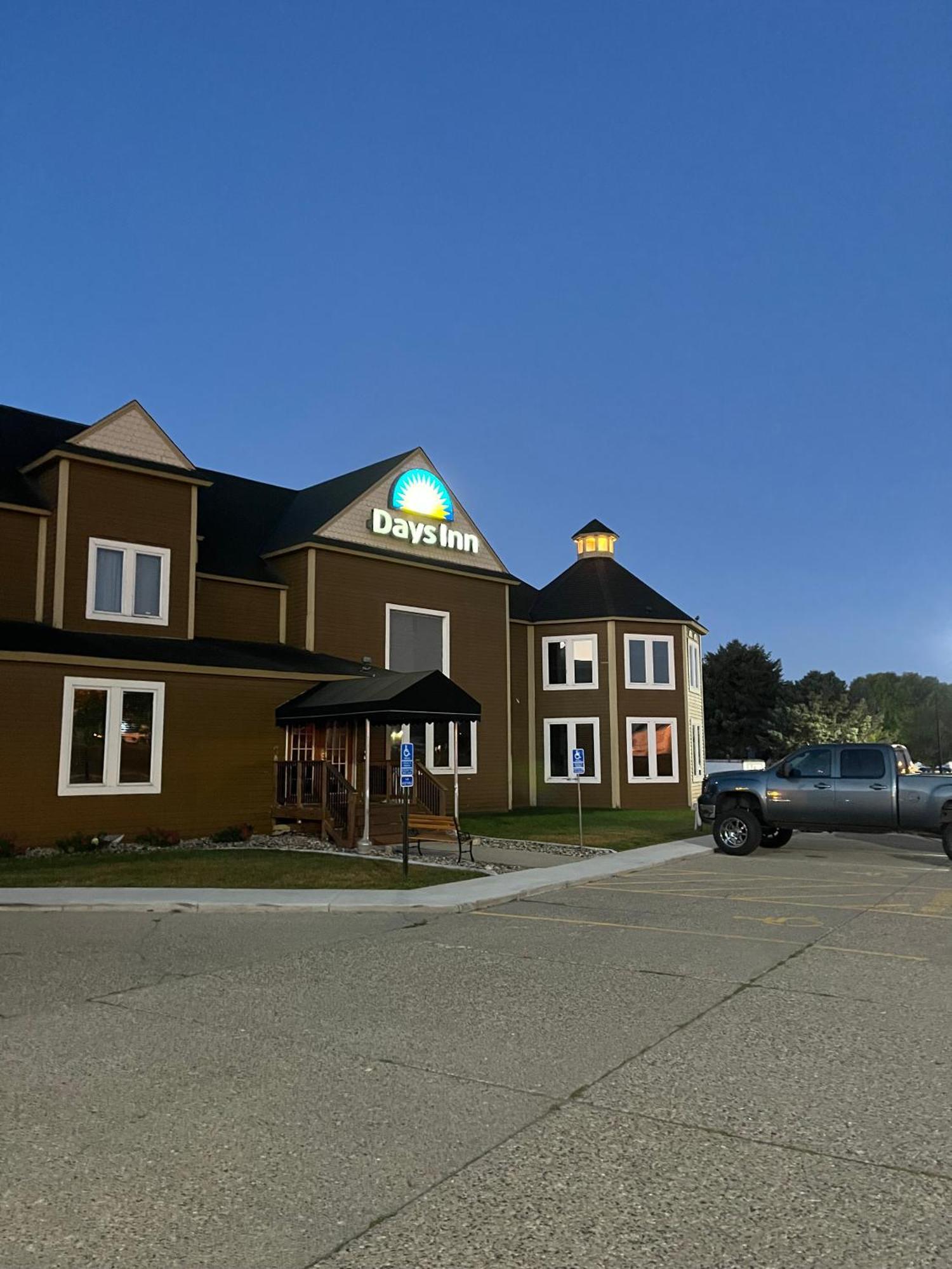 Days Inn By Wyndham Hutchinson Exterior foto