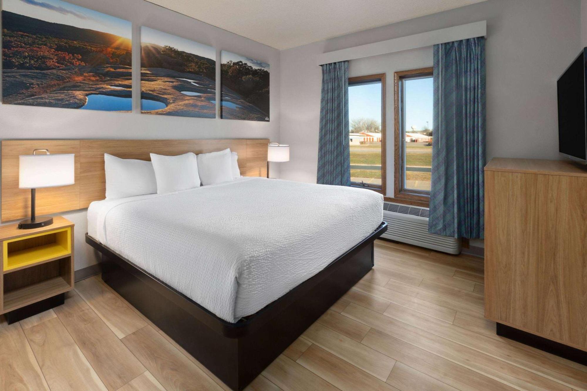 Days Inn By Wyndham Hutchinson Exterior foto