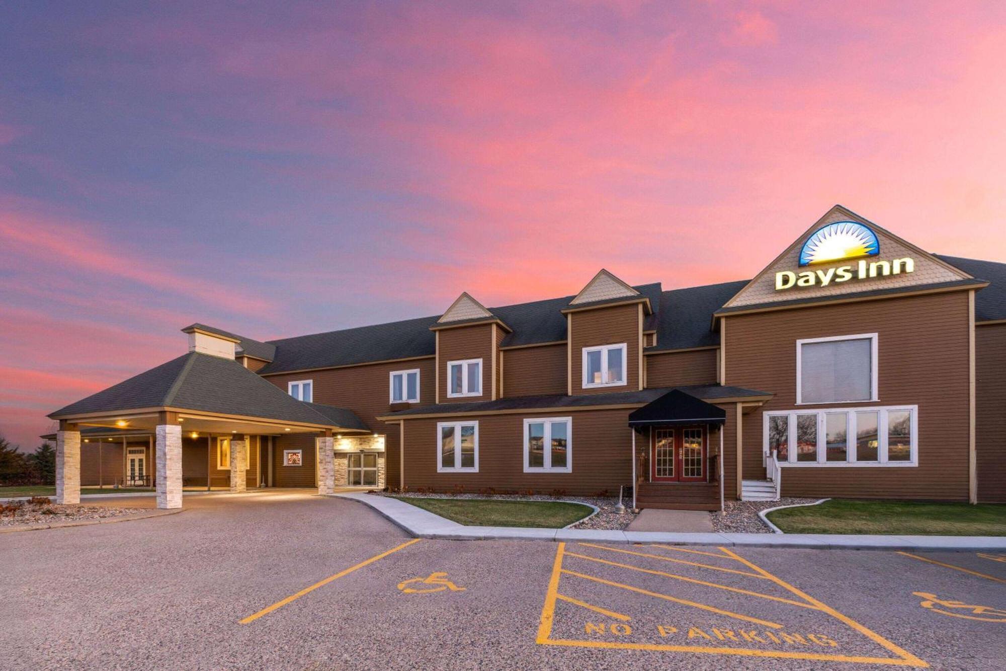 Days Inn By Wyndham Hutchinson Exterior foto